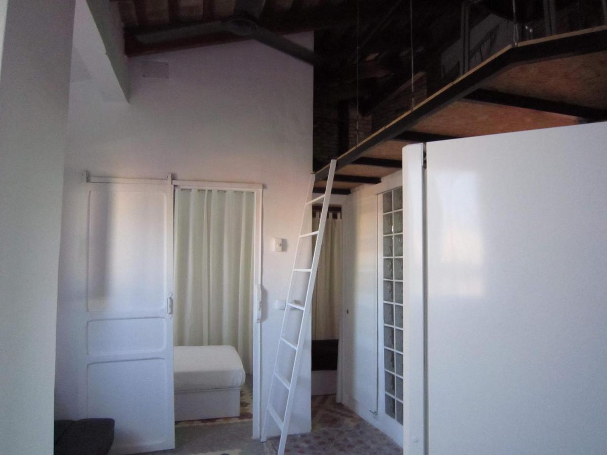 Young Penthouse Valenza Esterno foto